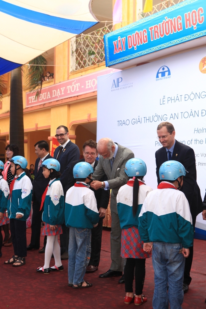 វៀតណាមជាគំរូរមួយលើពិភពលោកអំពីការពាក់មួកសុវត្ថិភាពពេលចូលរួមចរាចរ